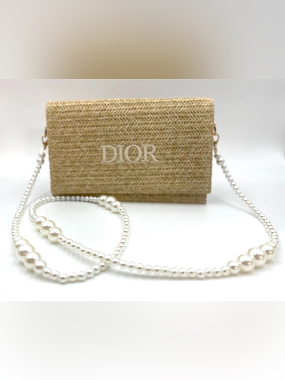 Christian Dior Straw Raffia Woven Purse Bag Pouch with Strap New in Box - Picture 2 of 9